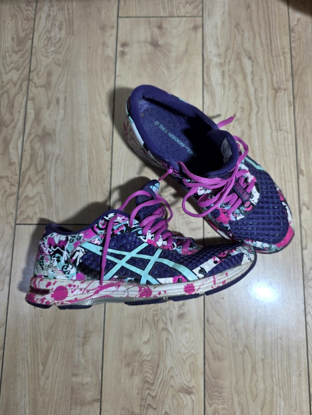 ASICS Gel Noosa Tri 11 running shoes colourful US 7.5